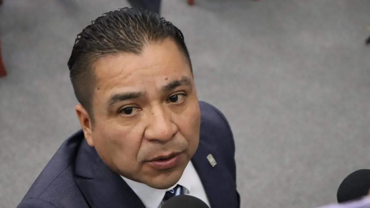 diputado-sotelo1-luis-flores