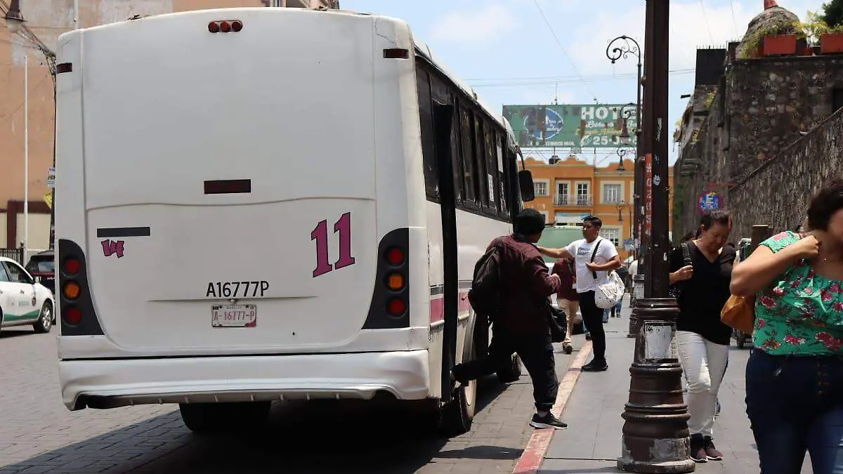 Ruta 11 circula en el centro de Cuernavaca