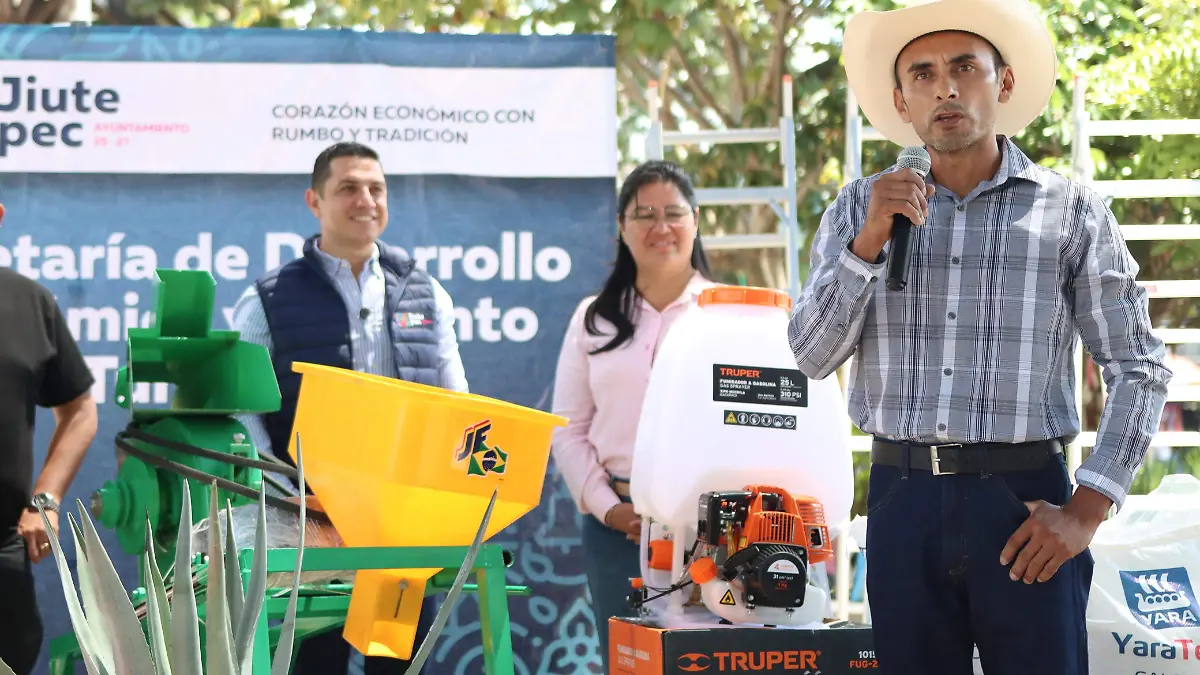Jiutepec-entrega-apoyos-campo