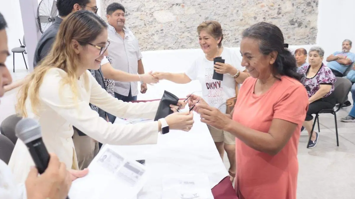 DIF-Jojutla-entrega-lentes