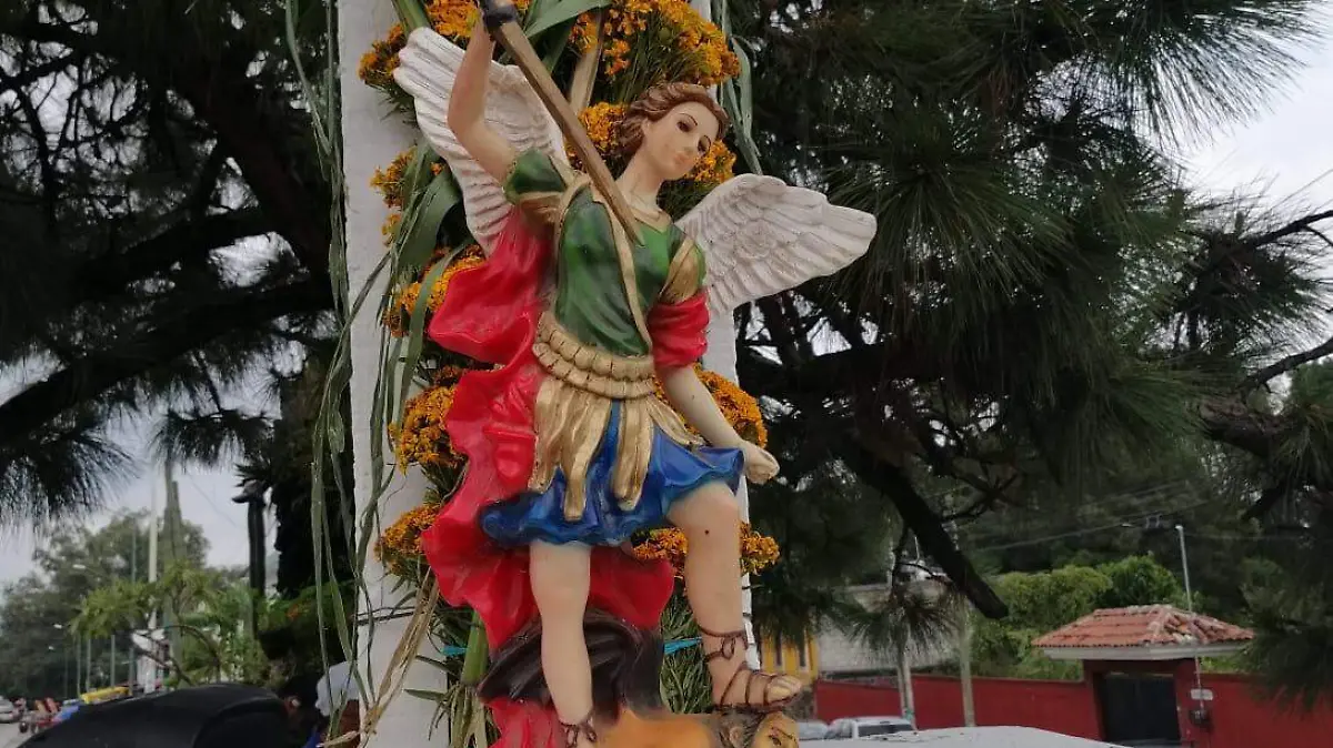celebracion-sanmiguelarcangel2-luis-flores