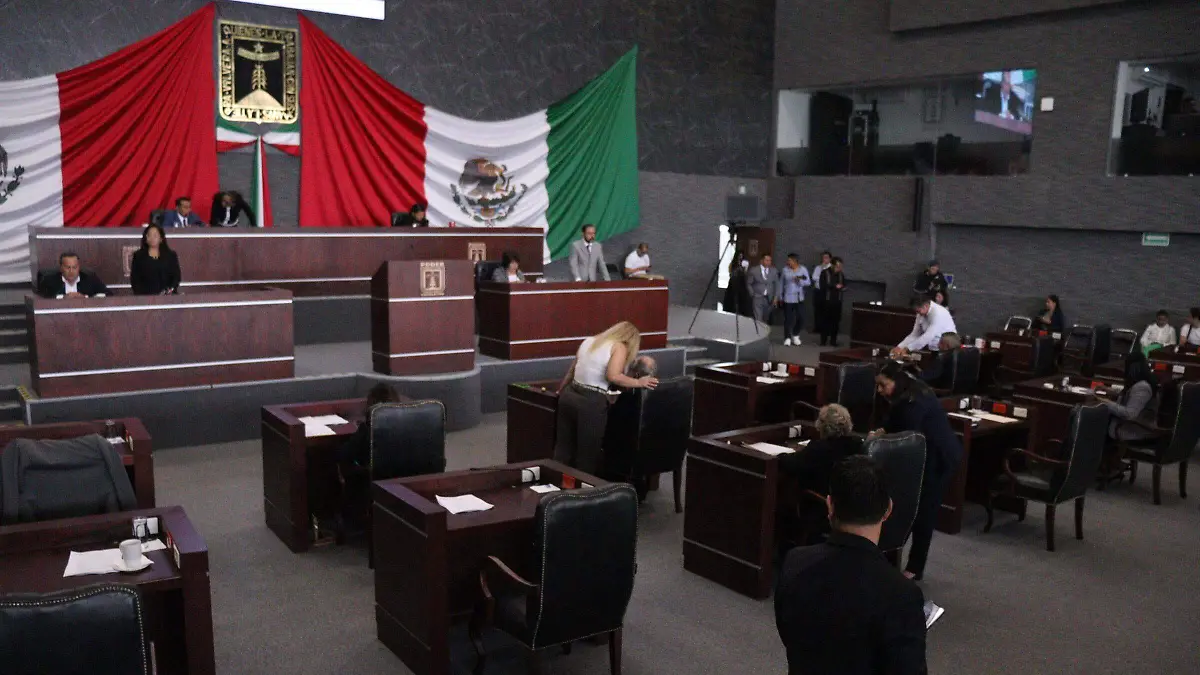 diputado-livera2-luis-flores