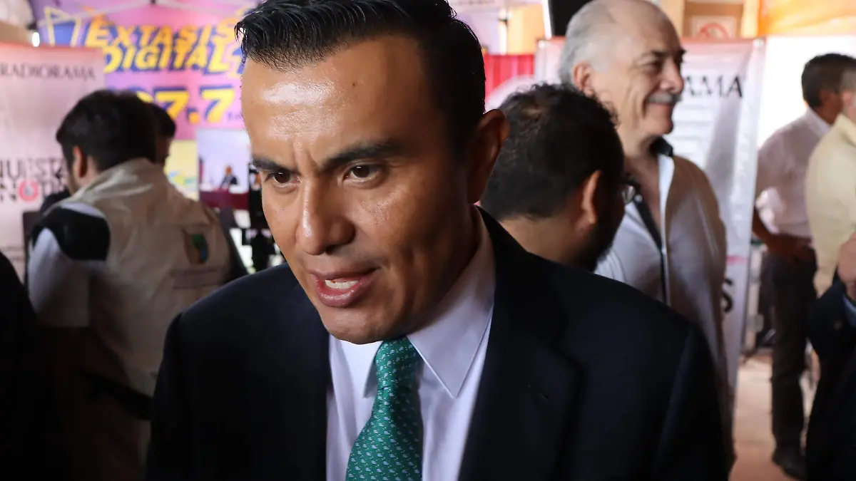 pimentel-iniciativa2-luis-flores