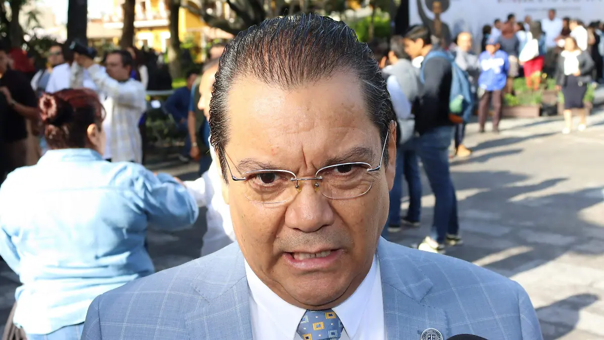 leonel-parlamentarios1-luis-flores