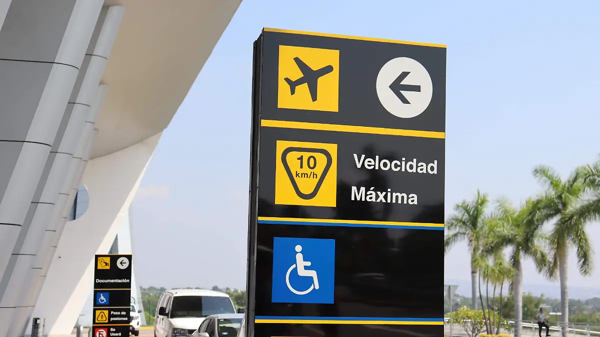 desarrolloeconomico-aeropuerto1-luis-flores