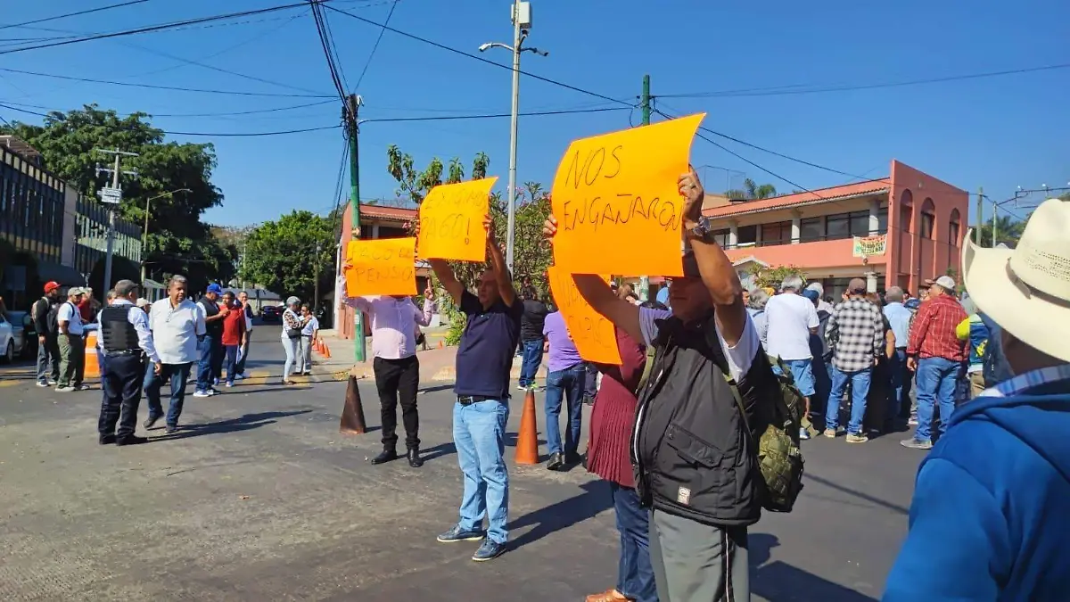 SAPAC-manifestacion-aguinaldos-cuernavaca