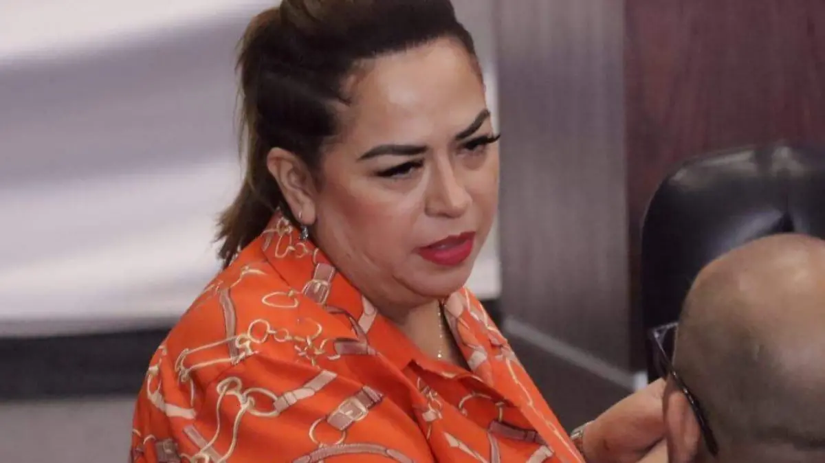 valentina-controversiatrabajadores1-luis-flores