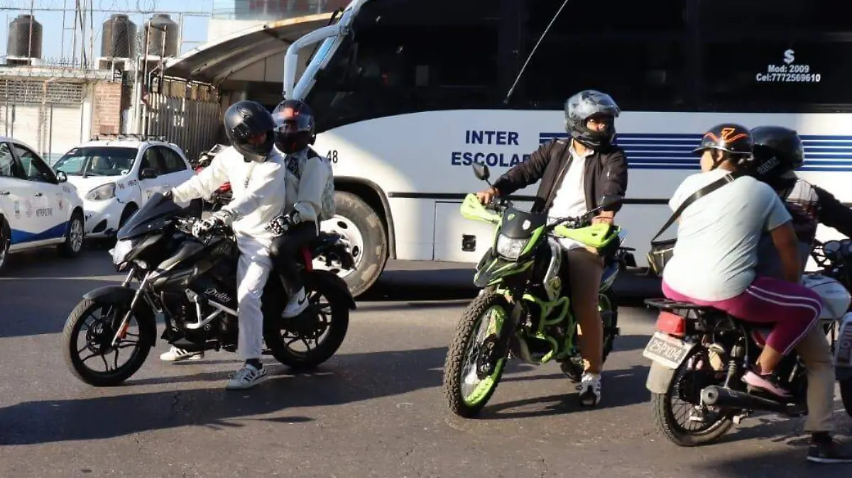 infraccionestransito-motociclistas2-luis-flores