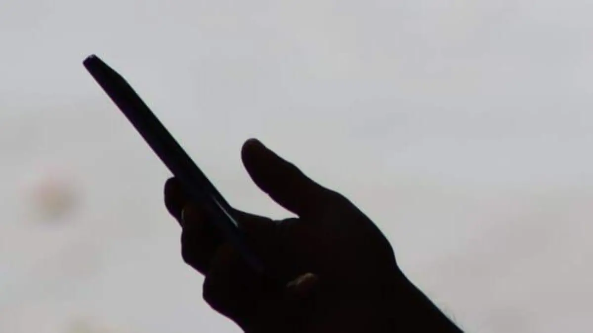 aline-celulares1-luis-flores