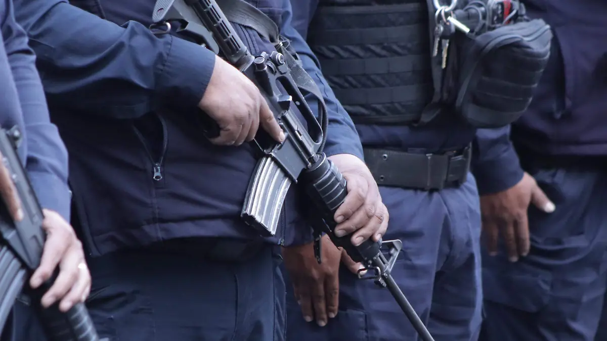 rafareyes-policias2-luis-flores