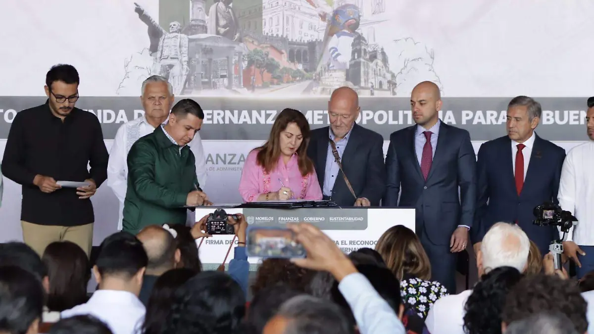 gobernadora-metropolitana2-luis-flores