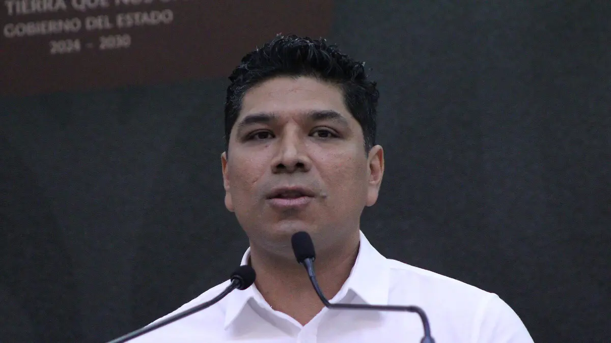 mario-casos2-luis-flores