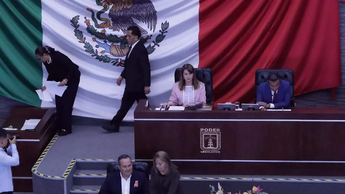 revision-informegobierno2-luis-flores