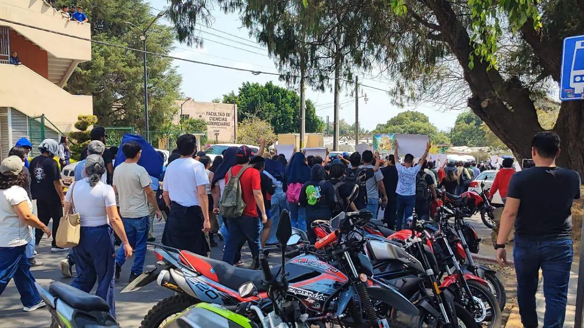 marcha-campuschamilpa2-luis-flores