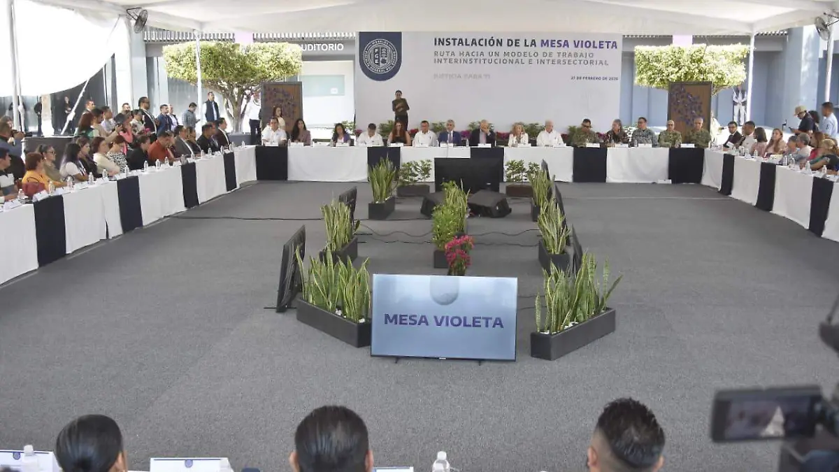 mesa-violeta1-luis-flores