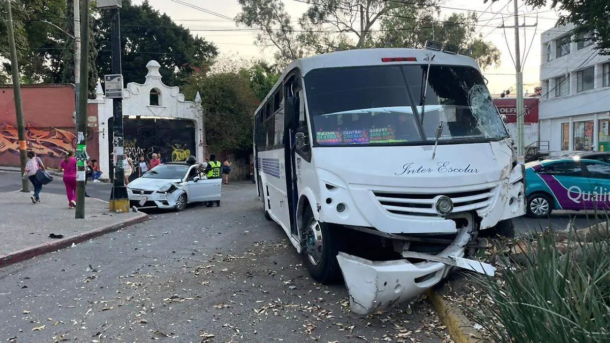 Ruta Interescolar-choque-bulevar-Juárez