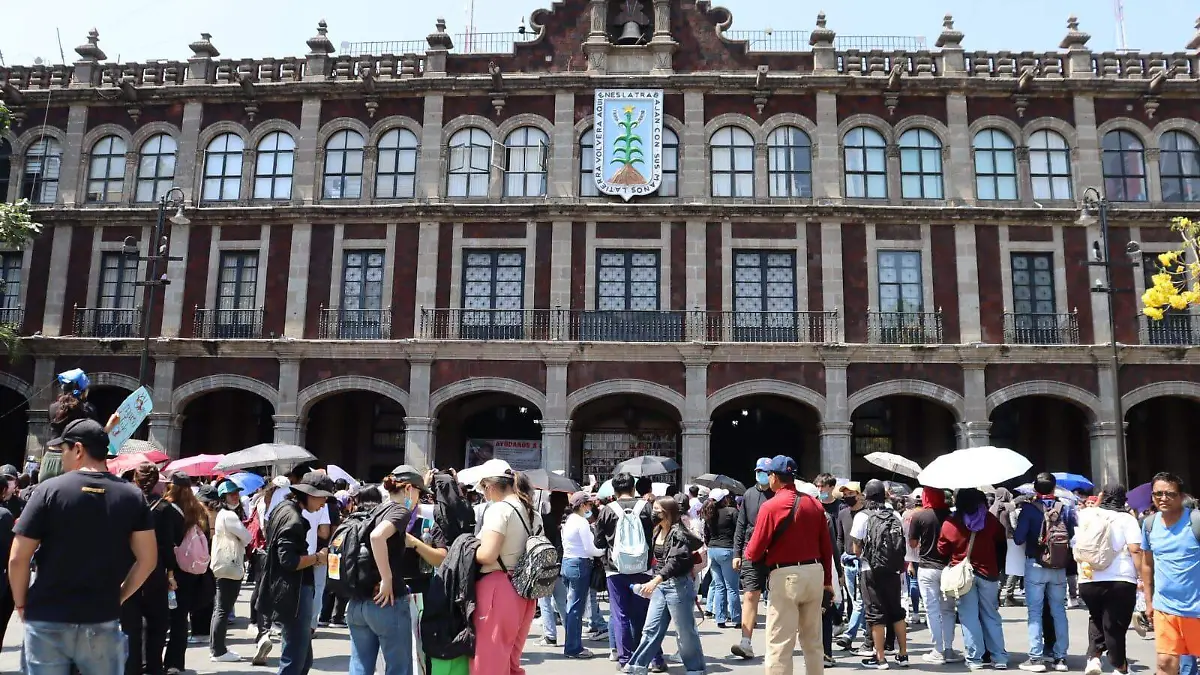 caso-kimberly-vandalizan-palacio-gobierno-morelos-uaem (5)