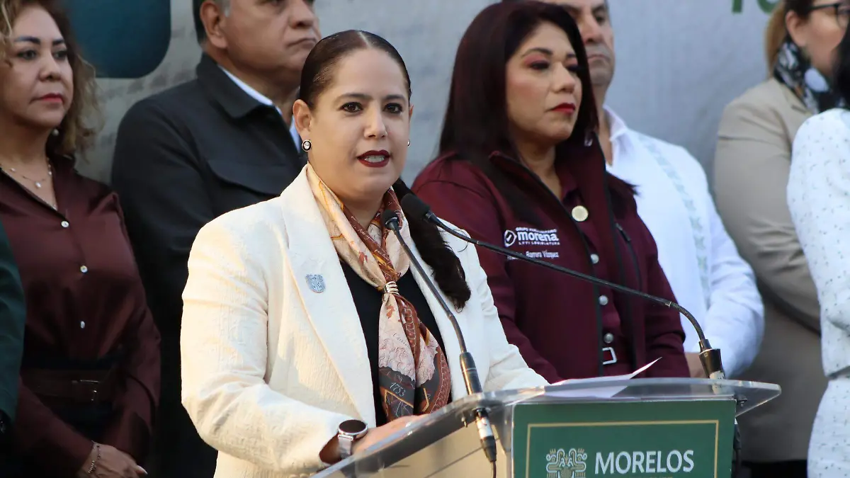 karla-dialogouaem1-luis-flores