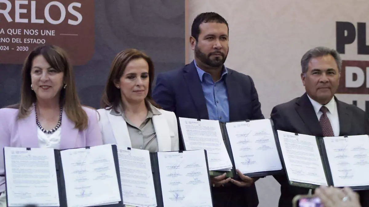 gobernadora-universidad1-luis-flores