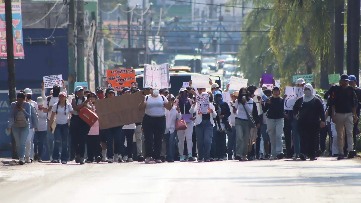 resistencia-planuniversitario1-luis-flores