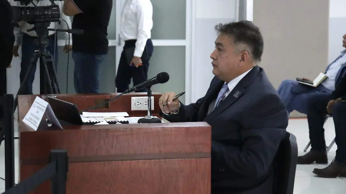 comparece-urrutia1-luis-flores