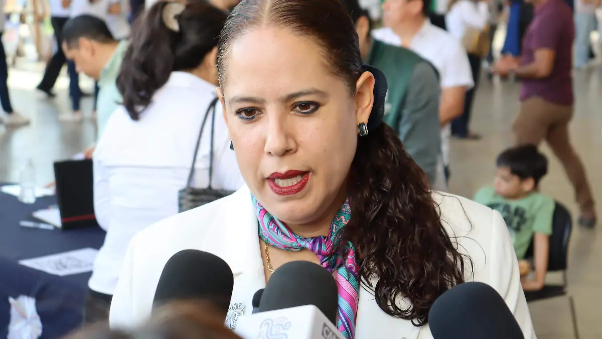 convenio-karlapiedra1-luis-flores