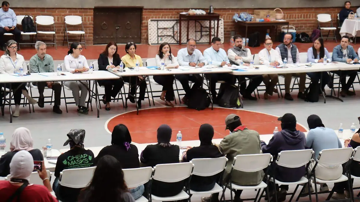 reunionestudiantes-rectoriauaem1-luis-flores