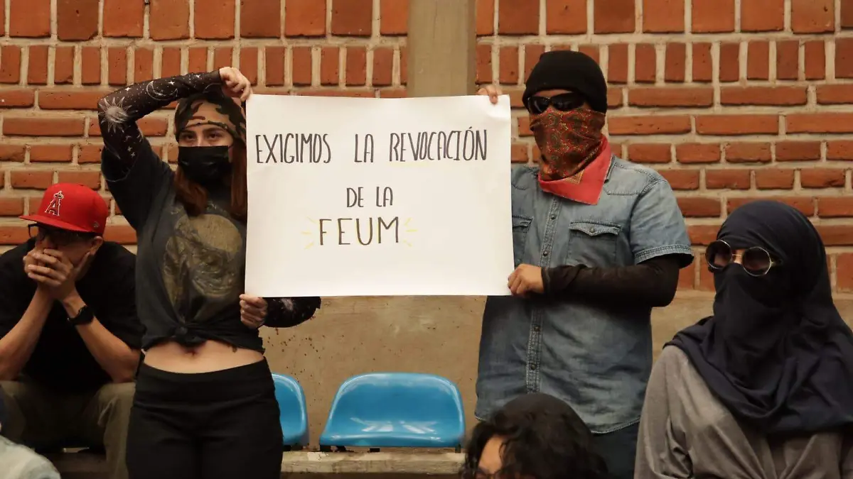 uaemestudiantes-mesa2-luis-flores