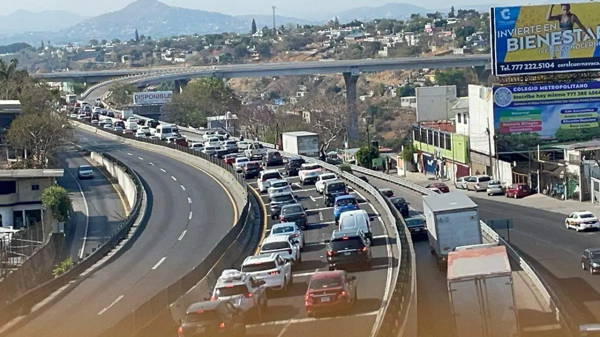 trafico-cuernavaca-semana-santa (1)