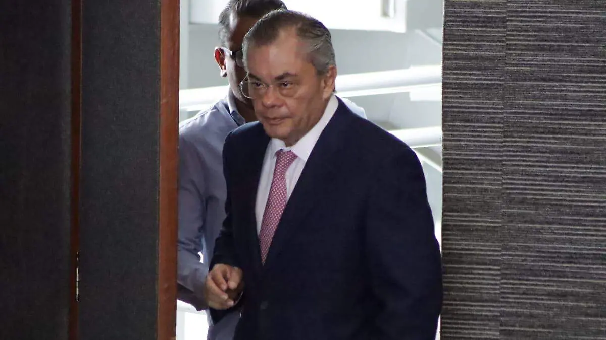 rafa-servidorespublicos1-luis-flores