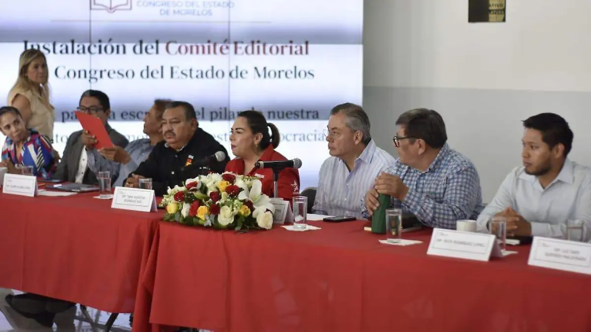 tania-comite2-luis-flores