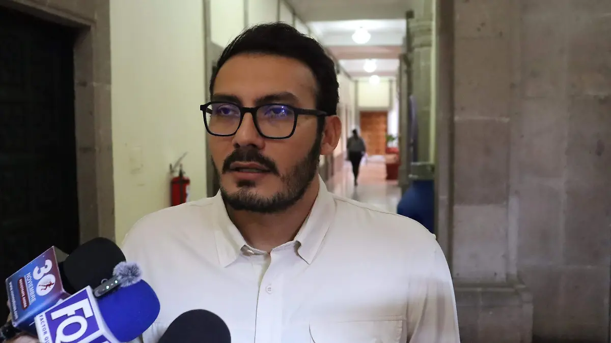 alan-perros2-luis-flores