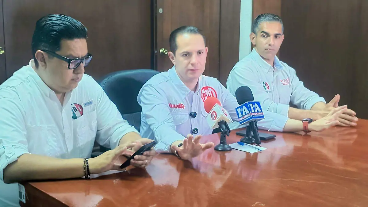 luisvillalobos-cenpri2-luis-flores