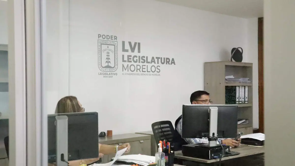 trabajadores-poderlegislativo1-luis-flores
