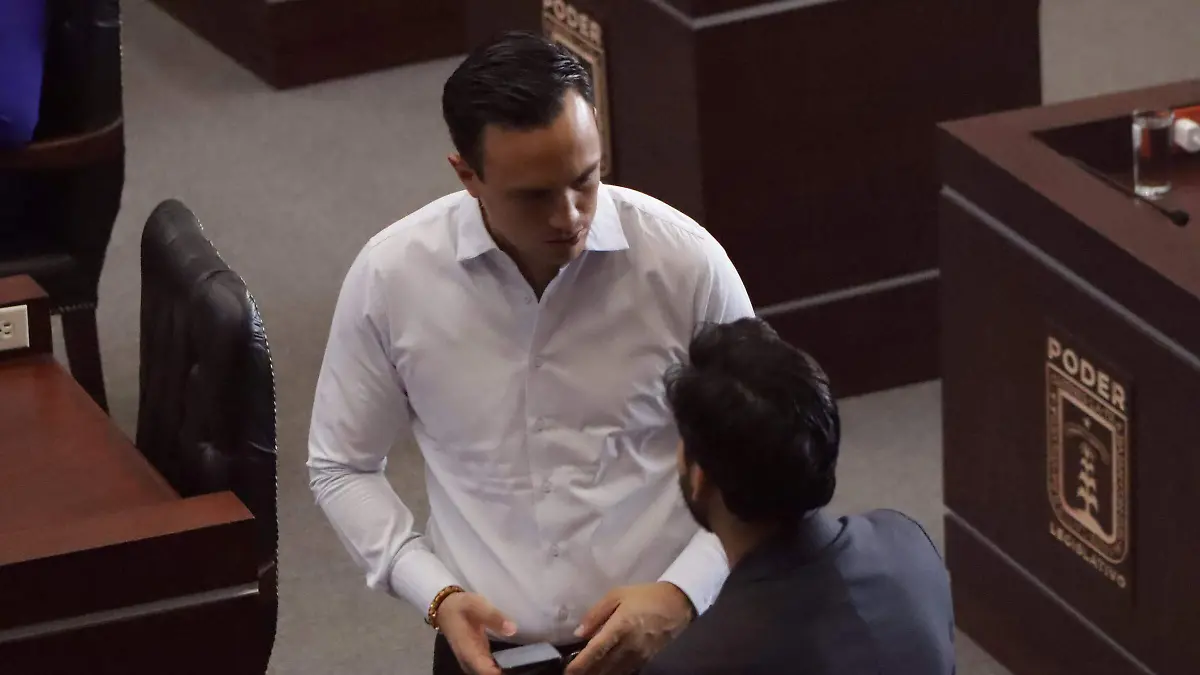 danielmartinez-llamacomparcer1-luis-flores