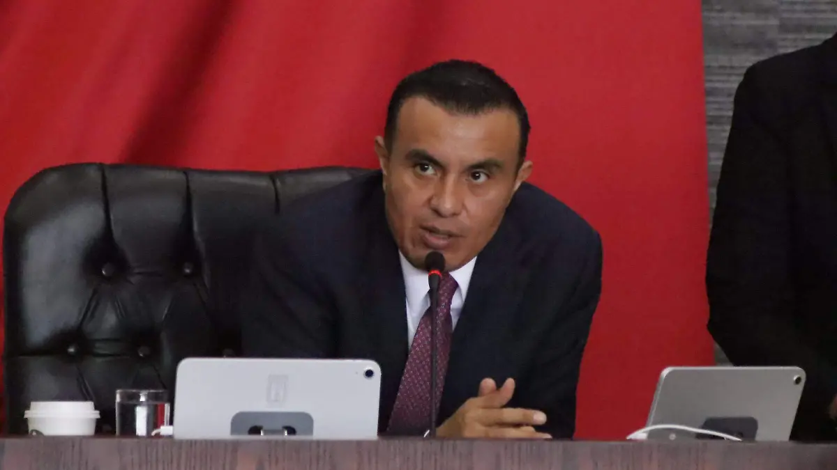 pensionesisaac-pimentelejecutivo1-luis-flores