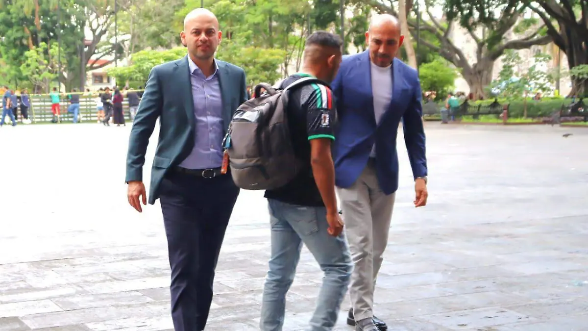 Edgar Maldonado-Secretario-gobierno-llegando a Palacio