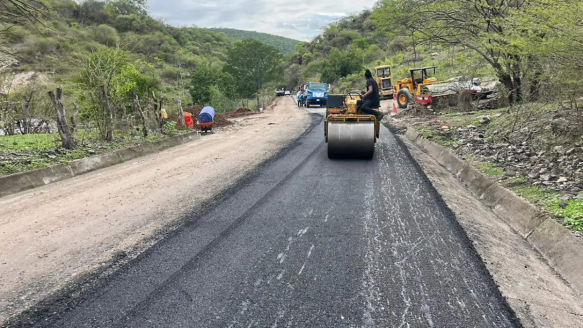 camino-valle-de-vazquez-quilamula-pavimentacion-tlaquiltenango (4)