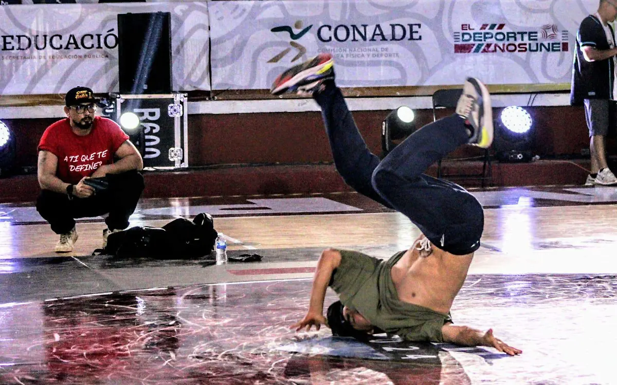 Detienen a hombre que asaltó a un peatón