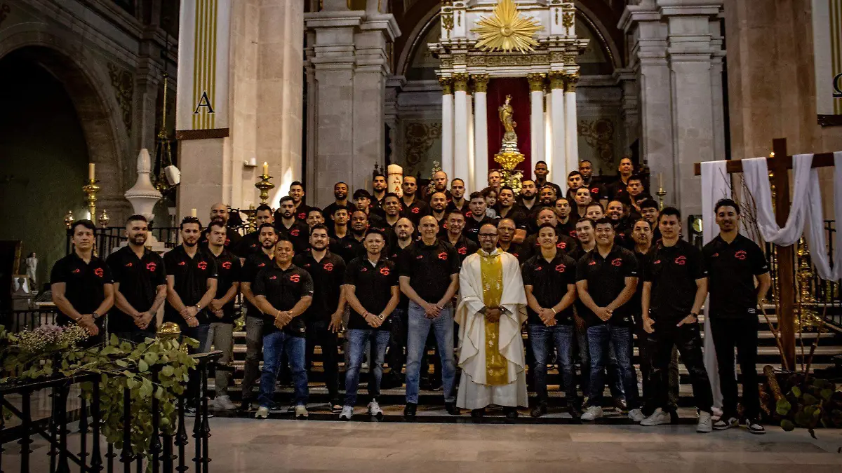 Realizan misa para bendición de la temporada para Caliente de Durango