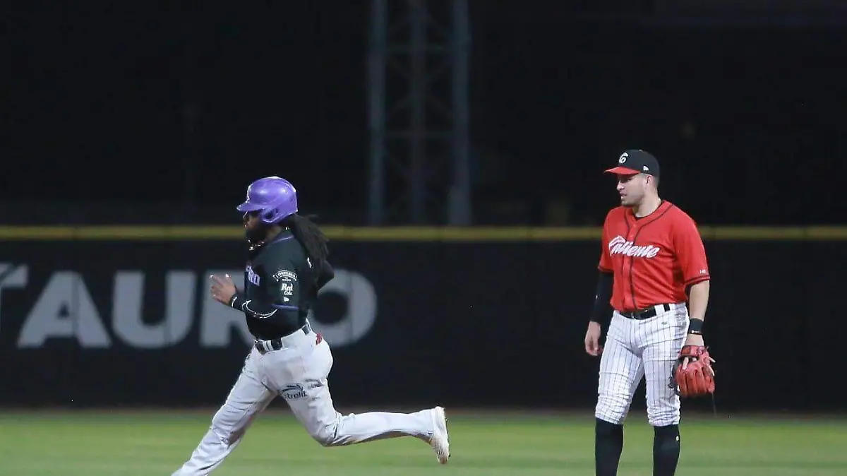 Dos peloteros nuevos a llegan Caliente