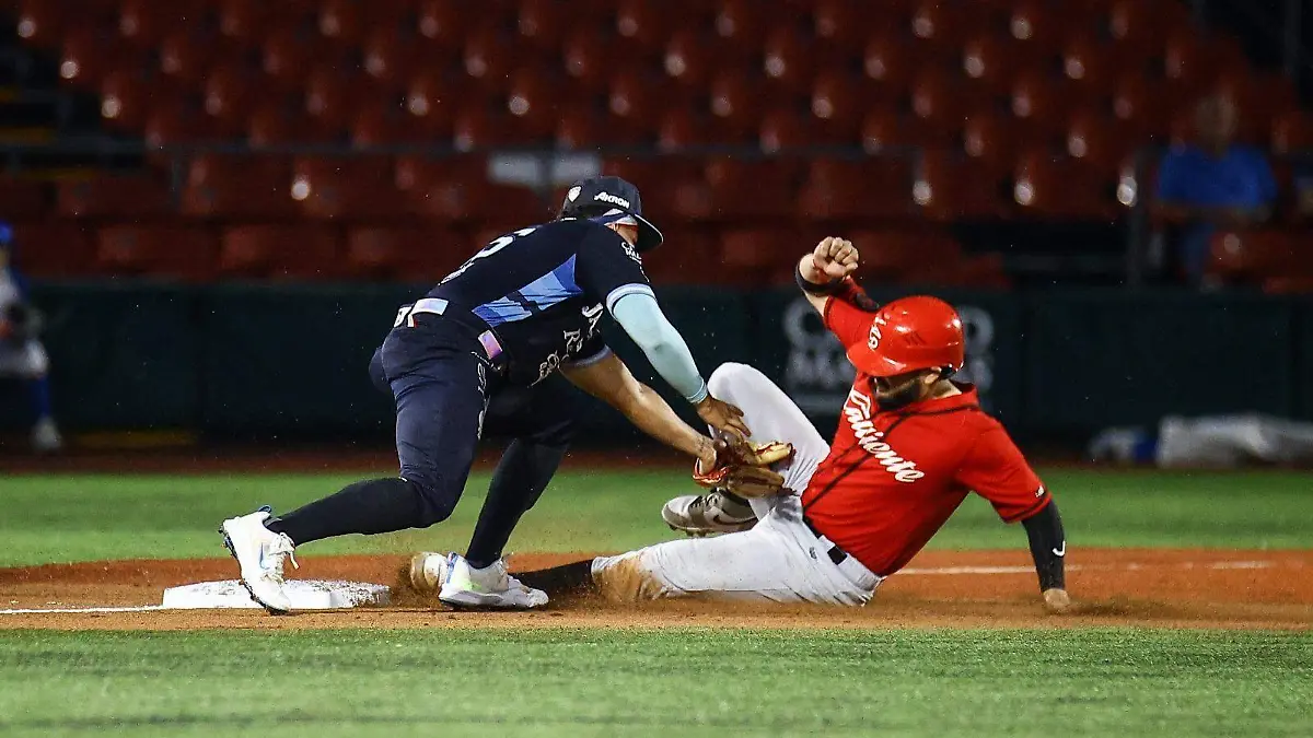 Se va Feliz y llega pitcher sudafricano a Caliente