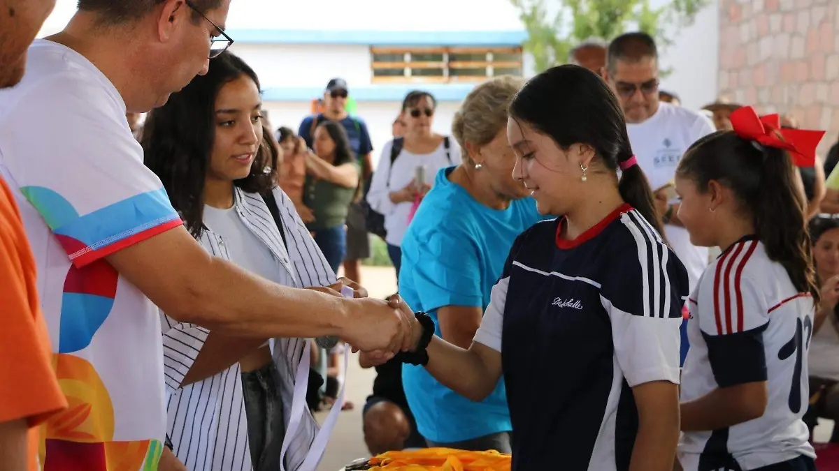 Atssiel Estrada, el formador de las campeonas