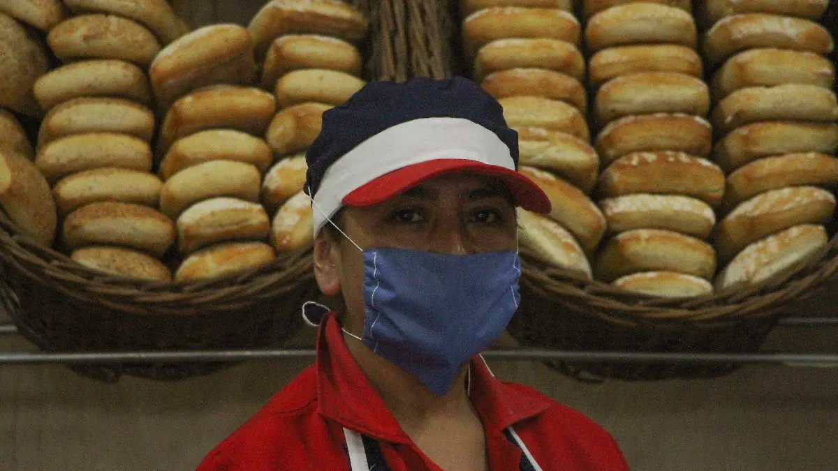 Por el calor baja la venta de pan