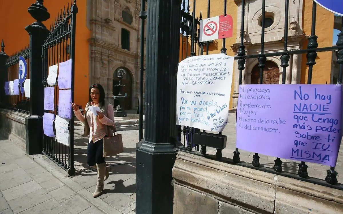 Tendederos, exhiben a acosadores UJED 2023
