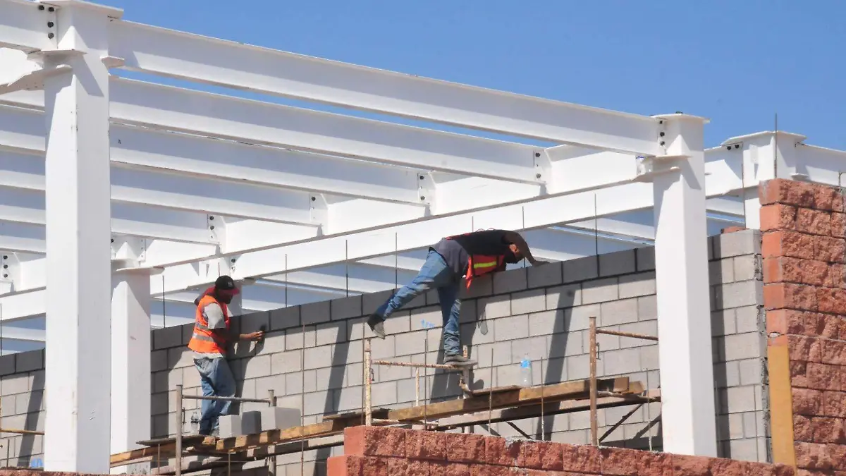 Avanza la construcción de 68 bodegas más para Abastos de Gómez