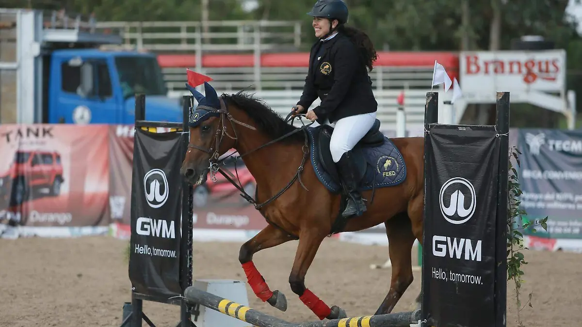 Llega a Durango entrenadora nacional de salto ecuestre