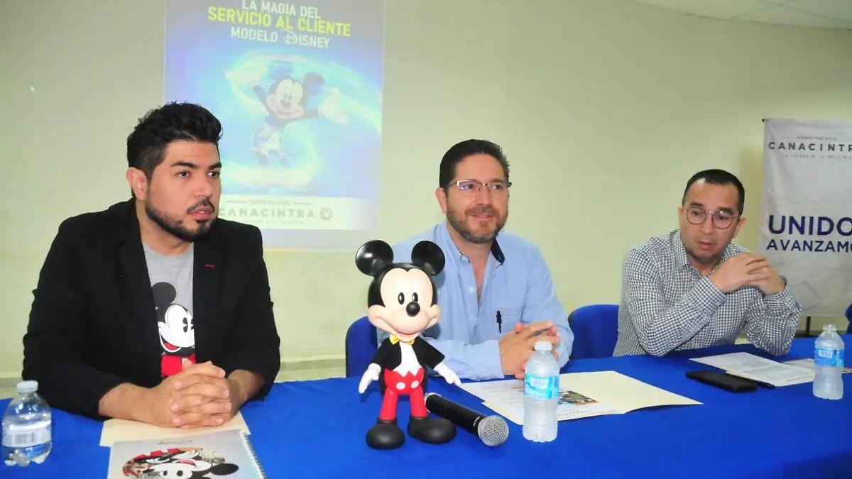 Presentan el Taller “La magia del servicio al cliente modelo Disney 2024”