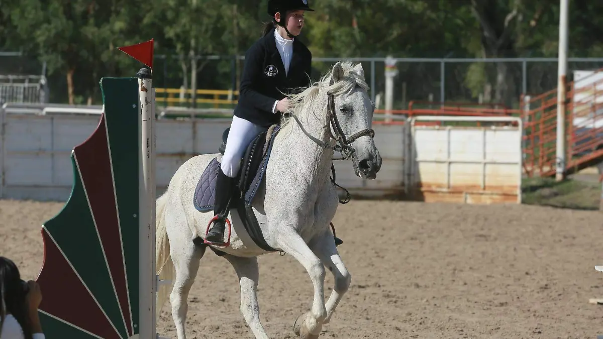 Jinetes y amazonas brillaron con sus binomios