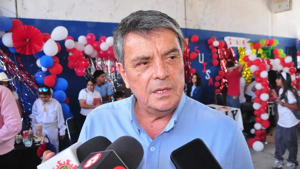 La SEED prohíbe el uso del celular en las aulas